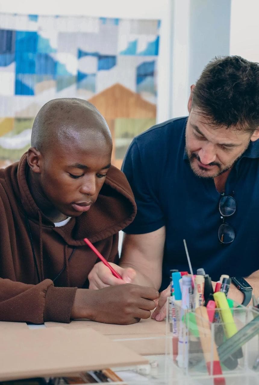 One-on-one mentoring during a design session